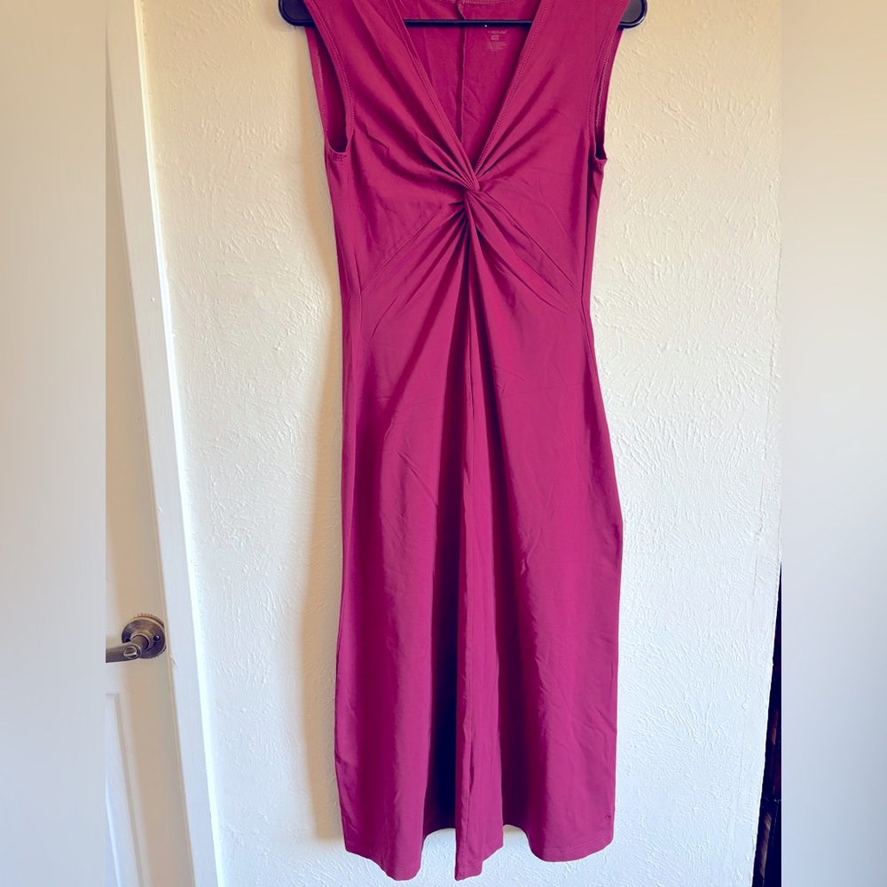 Patagonia Red Sheath Dress V-Neck Sleeveless